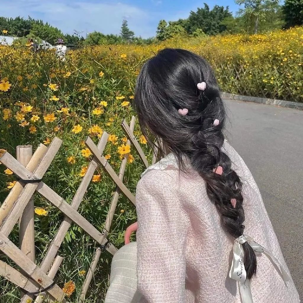 四月，她将到来。